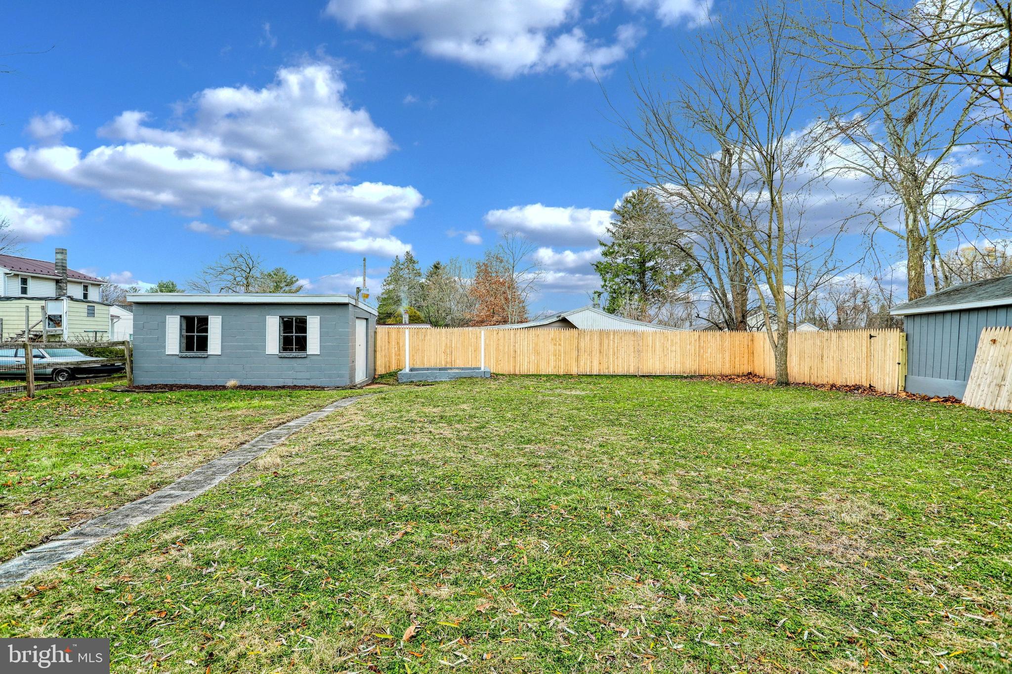 2611 Oakland Road Dover, PA 17315 - Photo 5 of 32 Gallery Image 5