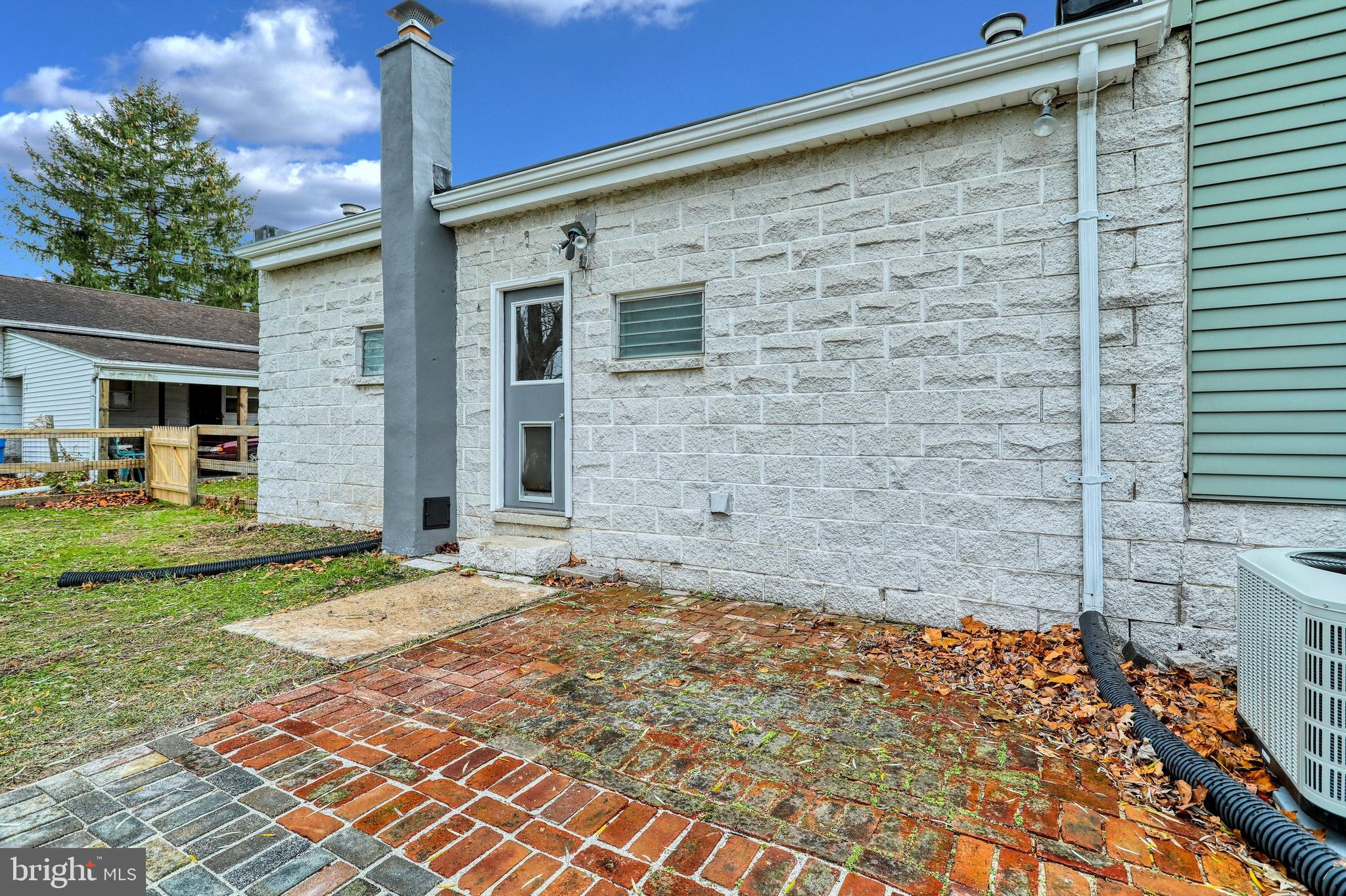 2611 Oakland Road Dover, PA 17315 - Photo 6 of 32 Gallery Image 6