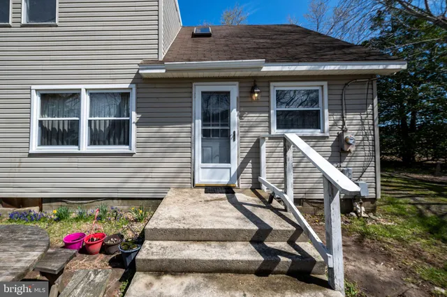 $325,000 | 29618 Armory Road, Dagsboro, DE 19939