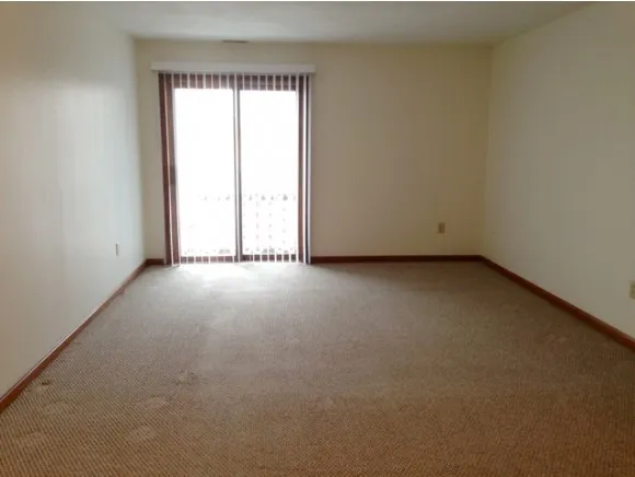 $2,095 | 7 Railroad Avenue, Unit 103, Derry, NH 03038