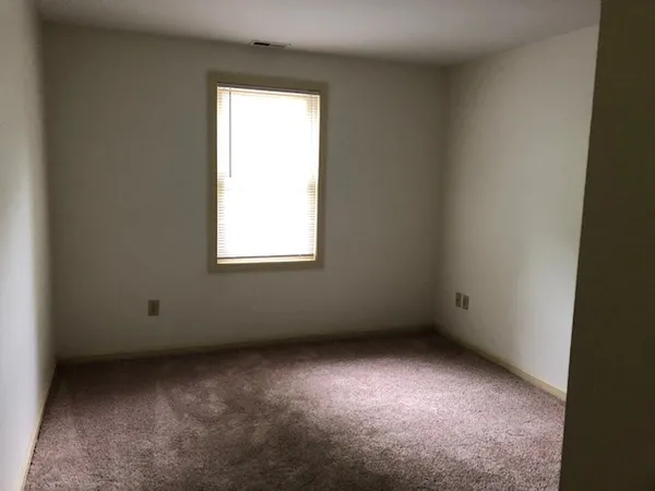 $2,095 | 7 Railroad Avenue, Unit 103, Derry, NH 03038