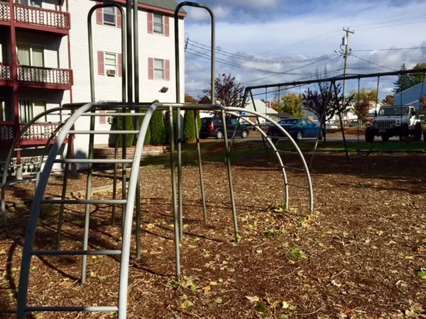 $2,095 | 7 Railroad Avenue, Unit 103, Derry, NH 03038