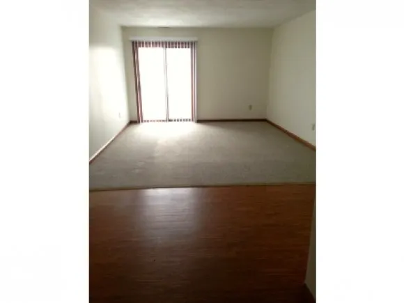 $2,095 | 7 Railroad Avenue, Unit 103, Derry, NH 03038