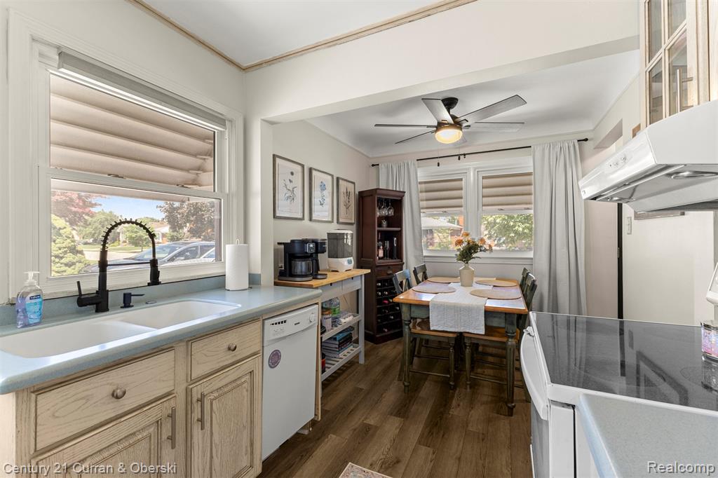 8960 Niver Avenue Allen Park, MI 48101 - Photo 12 of 41 Gallery Image 12