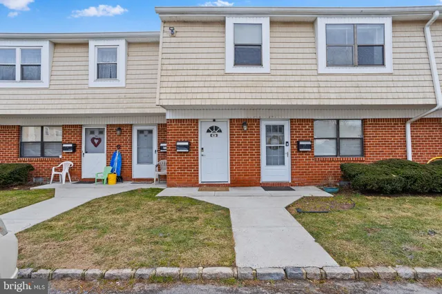 $270,000 | 912 Silver Court, Hamilton, NJ 08690
