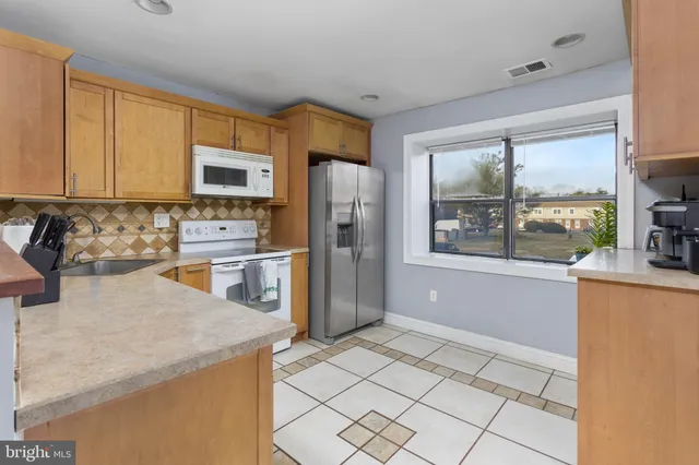 $270,000 | 912 Silver Court, Hamilton, NJ 08690