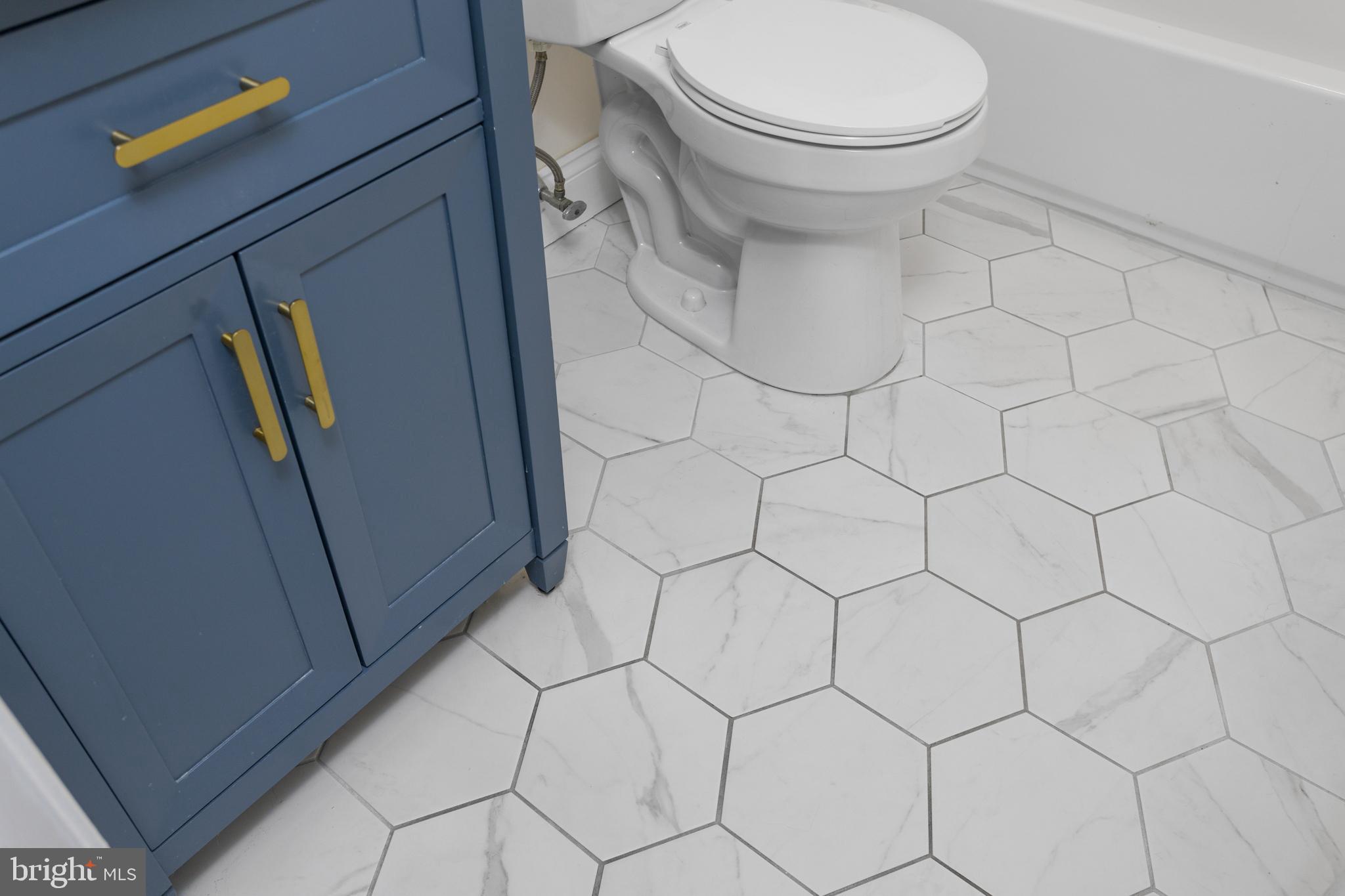 912 Silver Court Hamilton, NJ 08690 - Photo 18 of 22 a view of a bathroom with a sink