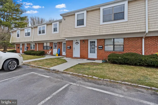 $270,000 | 912 Silver Court, Hamilton, NJ 08690