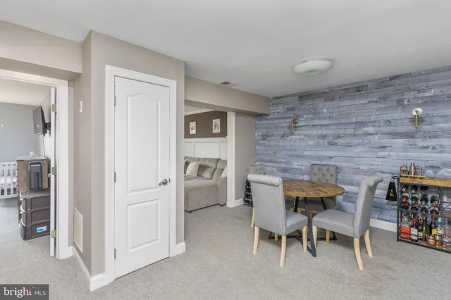 $270,000 | 912 Silver Court, Hamilton, NJ 08690