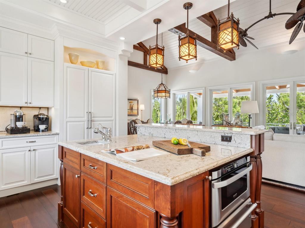 7333 Point Of Rocks Road Sarasota, FL 34242 - Photo 11 of 81