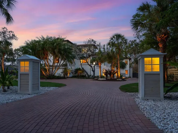 $3,695,000 | 7333 Point Of Rocks Road, Sarasota, FL 34242