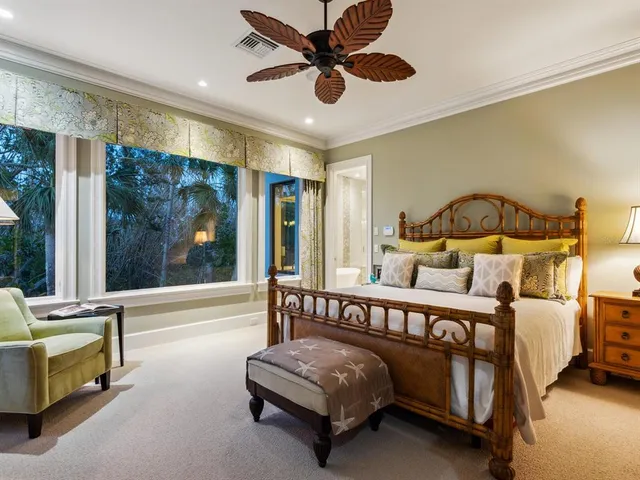 $3,995,000 | 7333 Point Of Rocks Road, Sarasota, FL 34242