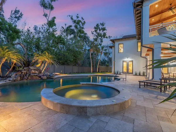 $3,695,000 | 7333 Point Of Rocks Road, Sarasota, FL 34242