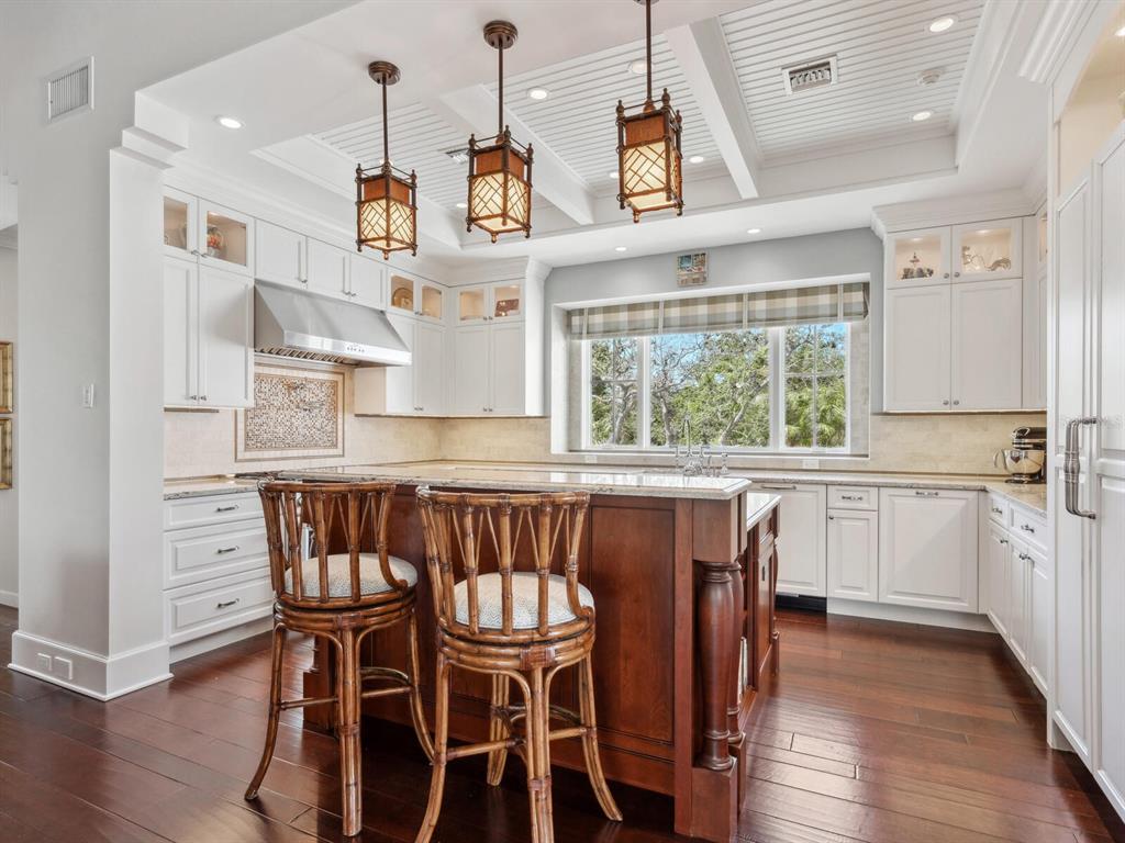 7333 Point Of Rocks Road Sarasota, FL 34242 - Photo 10 of 81