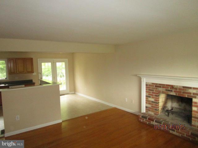 14041 Spickler Road Clear Spring, MD 21722 - Photo 2 of 11 Living Room