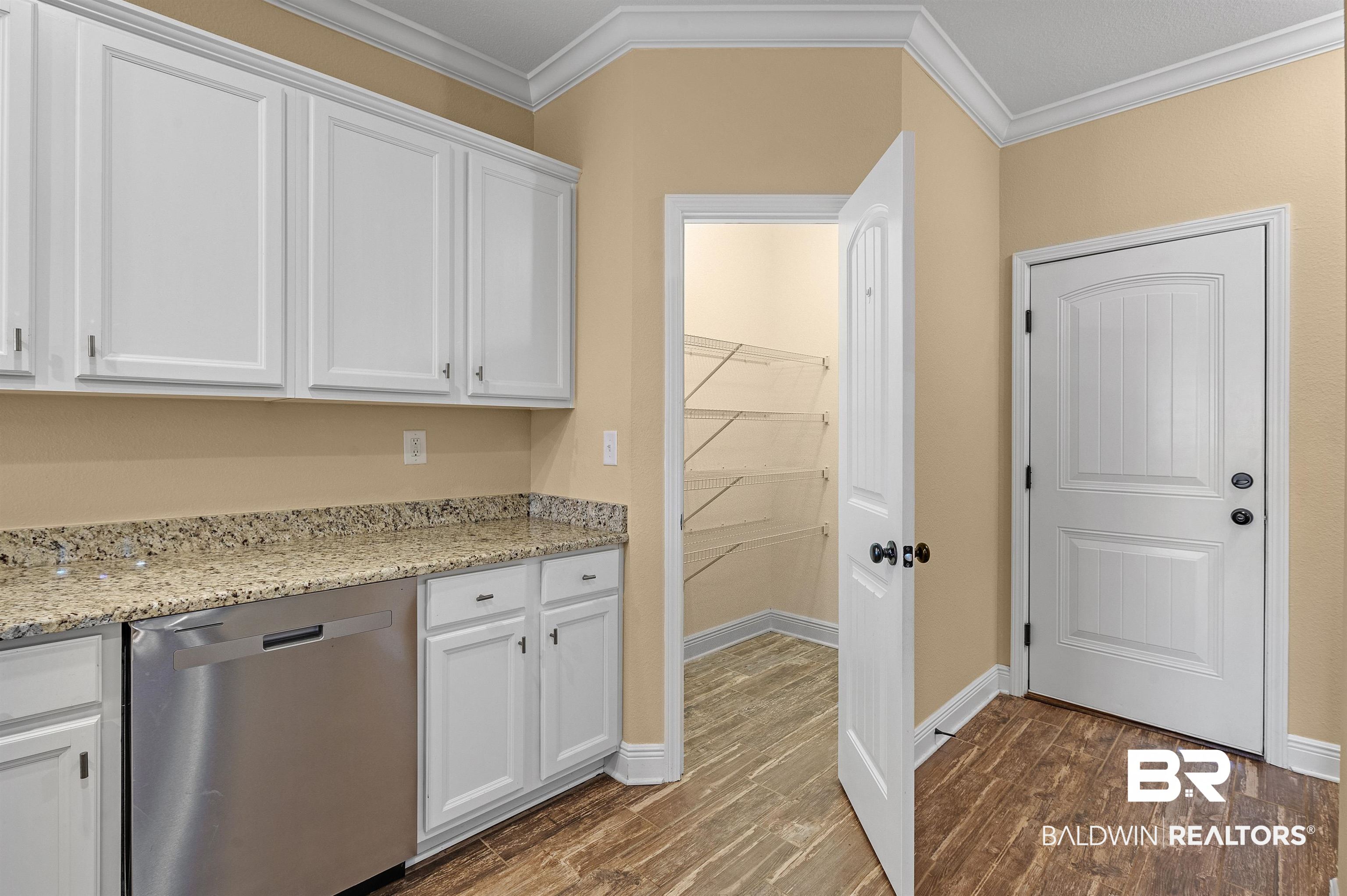 1211 Pembroke Way Foley, AL 36535 - Photo 9 of 32 Walk in Pantry