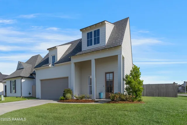 $490,000 | 113 Gentle Island Drive, Broussard, LA 70518