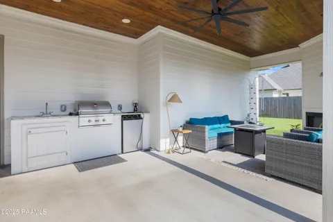 $485,000 | 113 Gentle Island Drive, Broussard, LA 70518