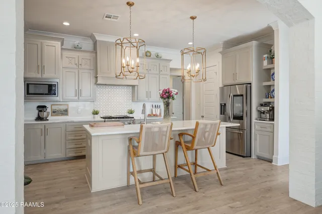 $490,000 | 113 Gentle Island Drive, Broussard, LA 70518