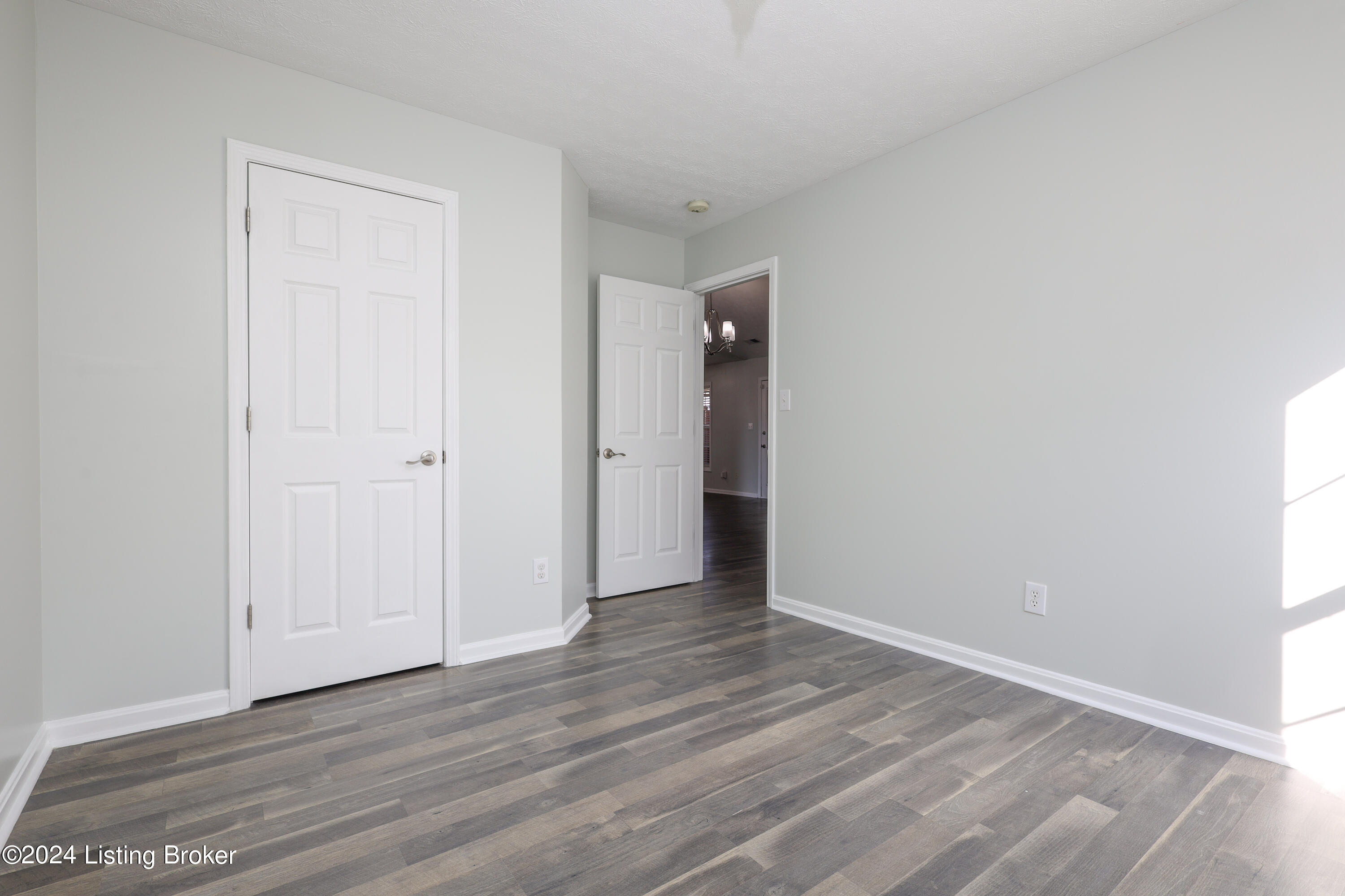 7239 Quindero Run Road Louisville, KY 40228 - Photo 20 of 31 EOSR0411