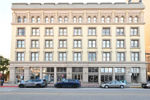 $315,000 | 415 22nd Street, Unit 4B, Galveston, TX 77550