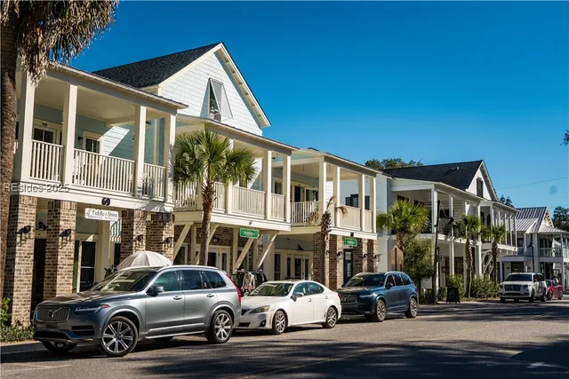 $450,000 | 14 Calhoun Street, Bluffton, SC 29910