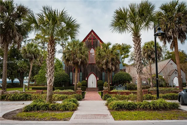 $450,000 | 14 Calhoun Street, Bluffton, SC 29910