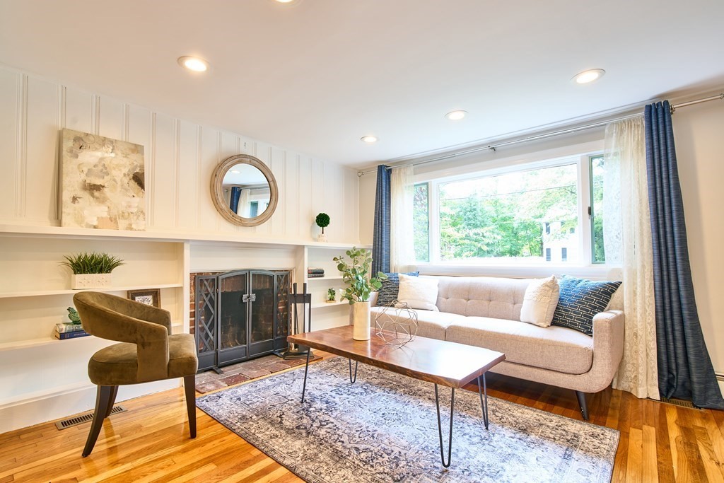89 Grove Street Reading, MA 01867 - Photo 1 of 23 Gallery Image 1