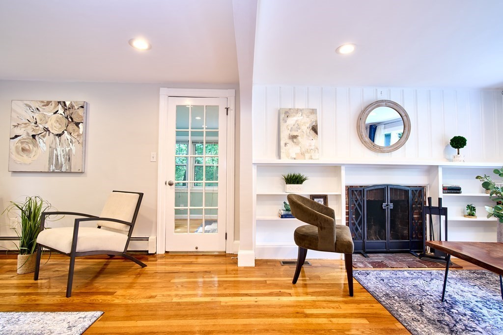 89 Grove Street Reading, MA 01867 - Photo 4 of 23 Gallery Image 4