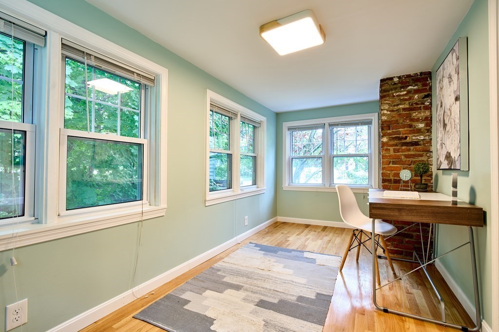 89 Grove Street Reading, MA 01867 - Photo 5 of 23 Gallery Image 5