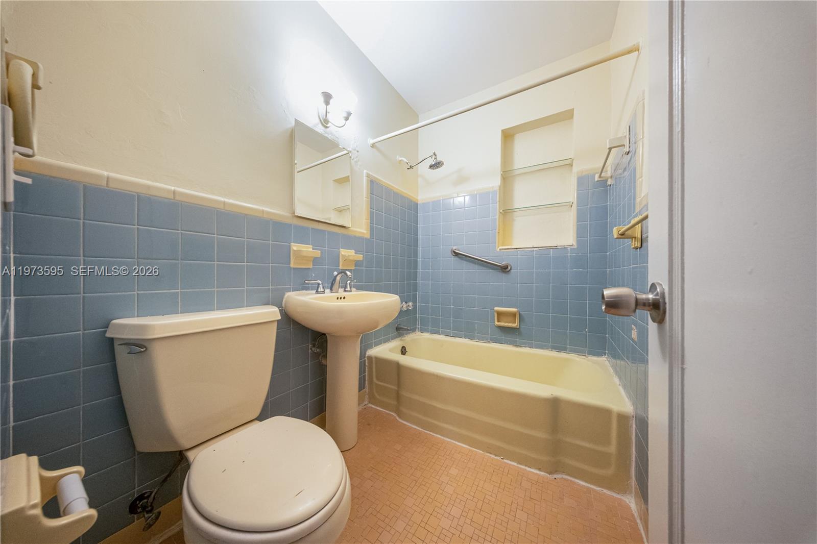 2725 Southwest 82nd Avenue Miami, FL 33155 - Photo 12 of 25