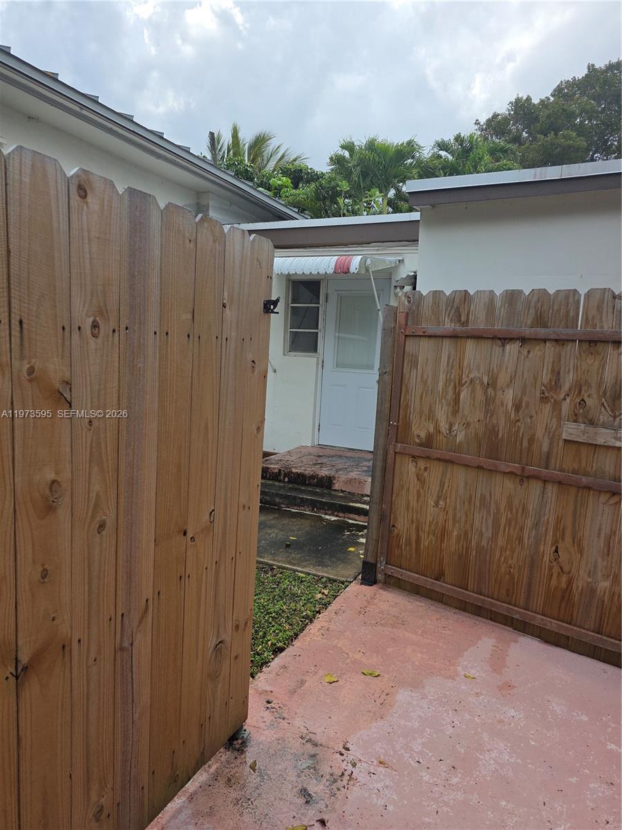2725 Southwest 82nd Avenue Miami, FL 33155 - Photo 22 of 25