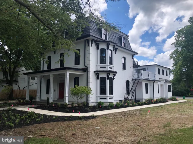 $3,200 | 108 Centre Street, Unit C, Haddonfield, NJ 08033