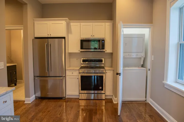 $3,200 | 108 Centre Street, Unit C, Haddonfield, NJ 08033