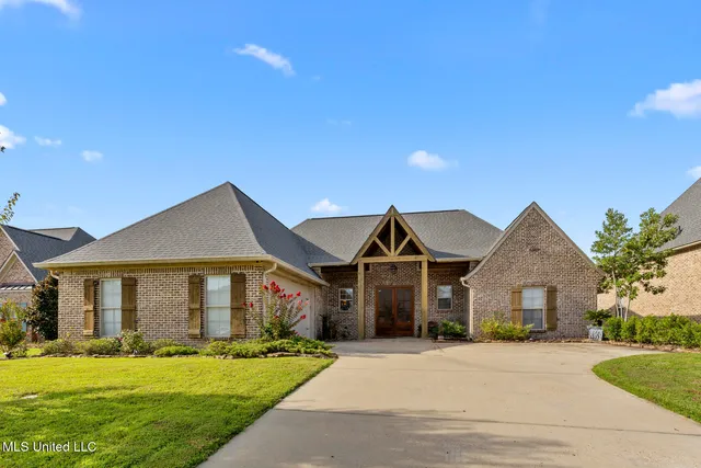 $424,500 | 313 Royal Pond Circle, Flowood, MS 39232