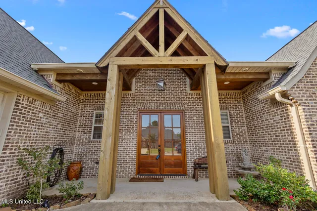 $424,500 | 313 Royal Pond Circle, Flowood, MS 39232