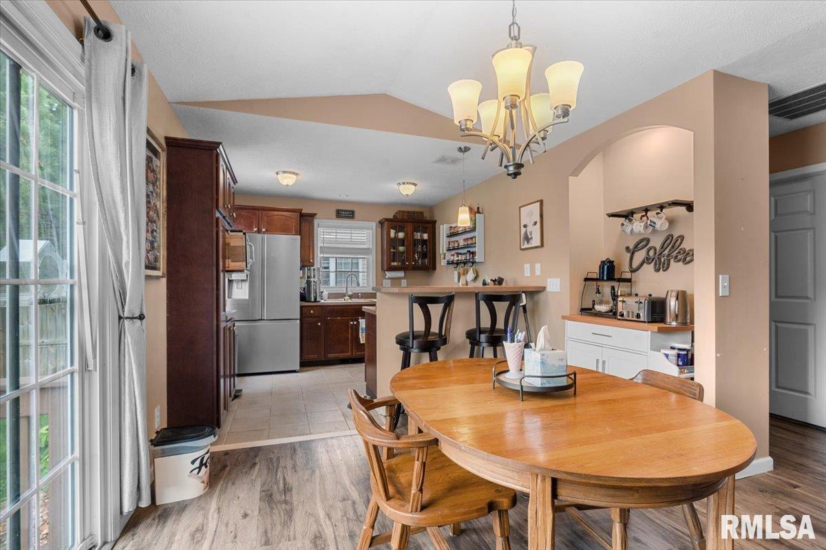 2919 Meadowbrook Road, Unit 22 Springfield, IL 62711 - Photo 7 of 25