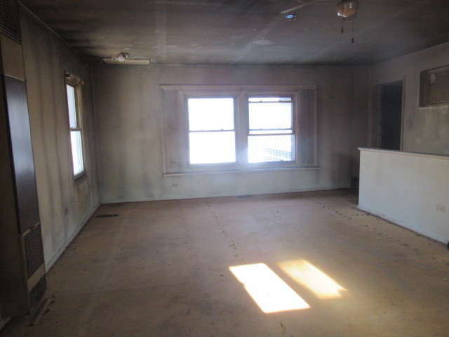 28448 West Big Hollow Road Ingleside, IL 60041 - Photo 21 of 28 en empty room with windows