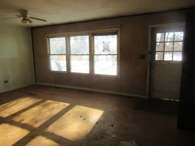 $180,000 | 28448 West Big Hollow Road, Ingleside, IL 60041