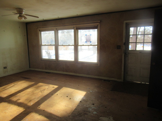 28448 West Big Hollow Road Ingleside, IL 60041 - Photo 5 of 28 a view of an empty room and window