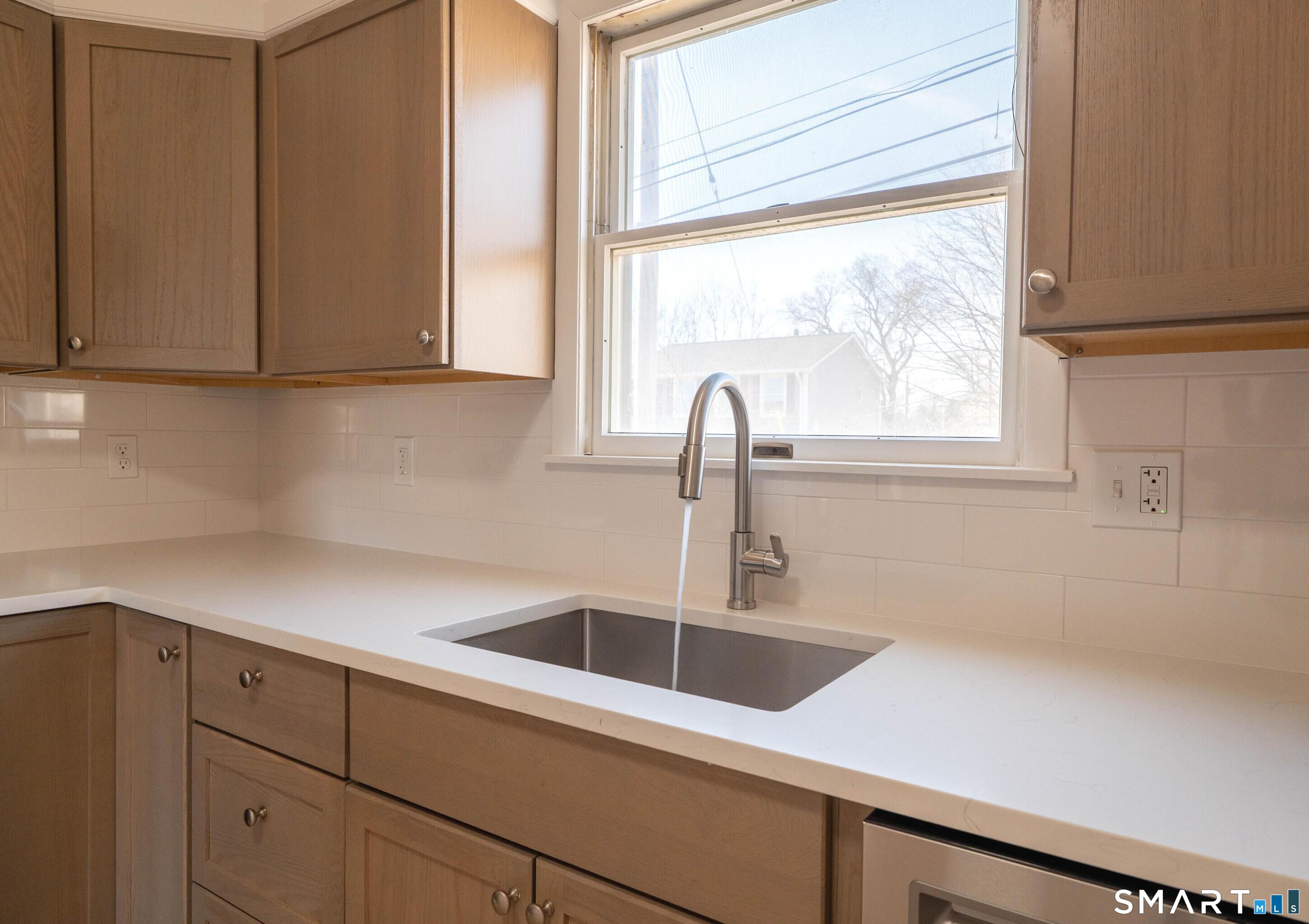 751 Old Stratfield Road Fairfield, CT 06825 - Photo 8 of 12