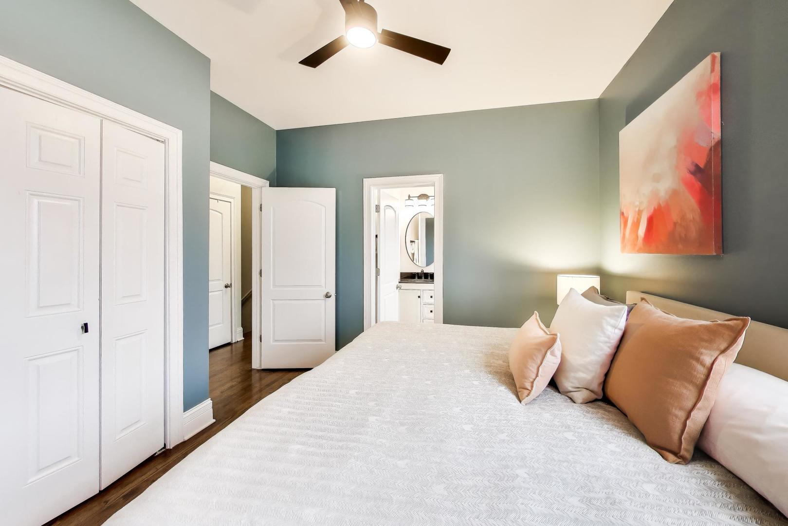 3044 West Roscoe Street, Unit 2E Chicago, IL 60618 - Photo 16 of 26