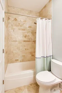 $525,000 | 3044 West Roscoe Street, Unit 2E, Chicago, IL 60618