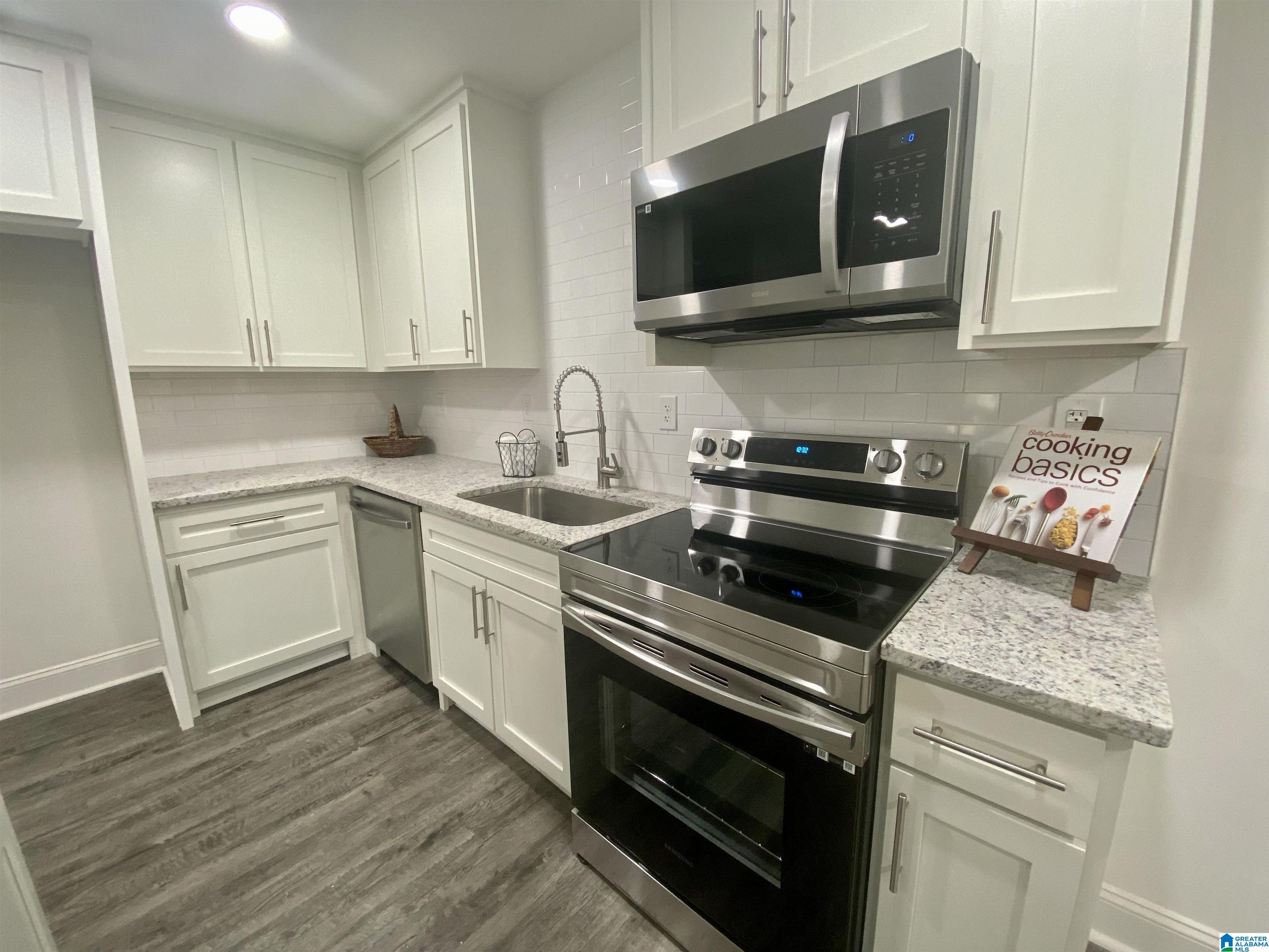 438 Del Rio Drive Birmingham, AL 35235 - Photo 8 of 24