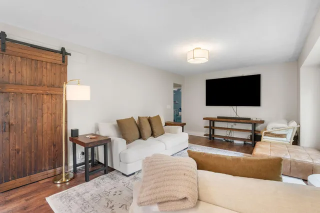 $4,295 | 263 Lexington Parkway South, St. Paul, MN 55105