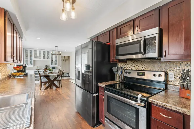 $4,295 | 263 Lexington Parkway South, St. Paul, MN 55105