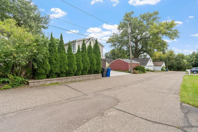 $4,295 | 263 Lexington Parkway South, St. Paul, MN 55105