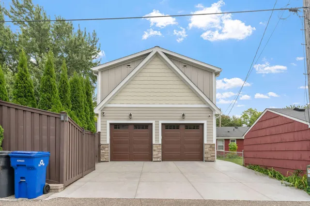 $4,295 | 263 Lexington Parkway South, St. Paul, MN 55105