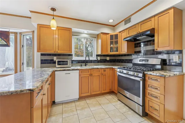 $879,000 | 23 Hallmark Drive, New City, NY 10956