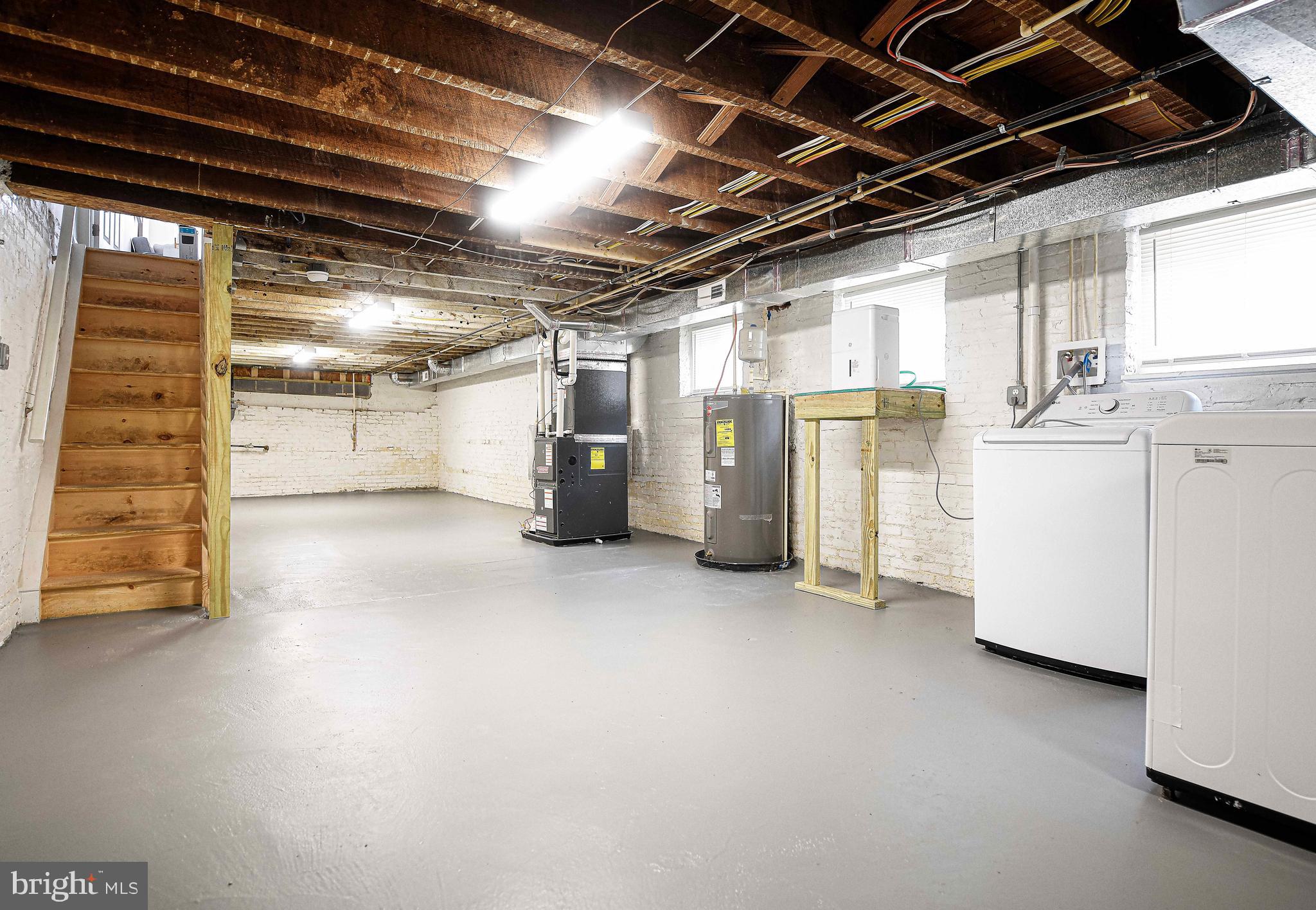 535 North Decker Avenue Baltimore, MD 21205 - Photo 21 of 24 a view of empty room with wooden walls